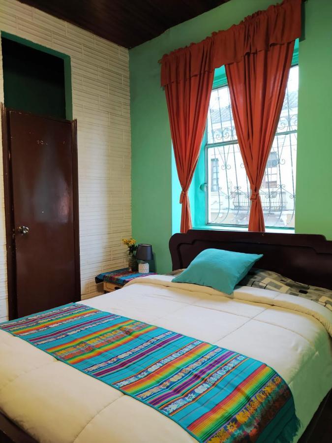 Hostal La Casa Tolena Quito - Ecuador Hotel Exterior foto