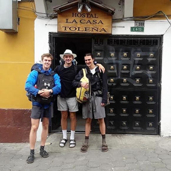 Hostal La Casa Tolena Quito - Ecuador Hotel Exterior foto